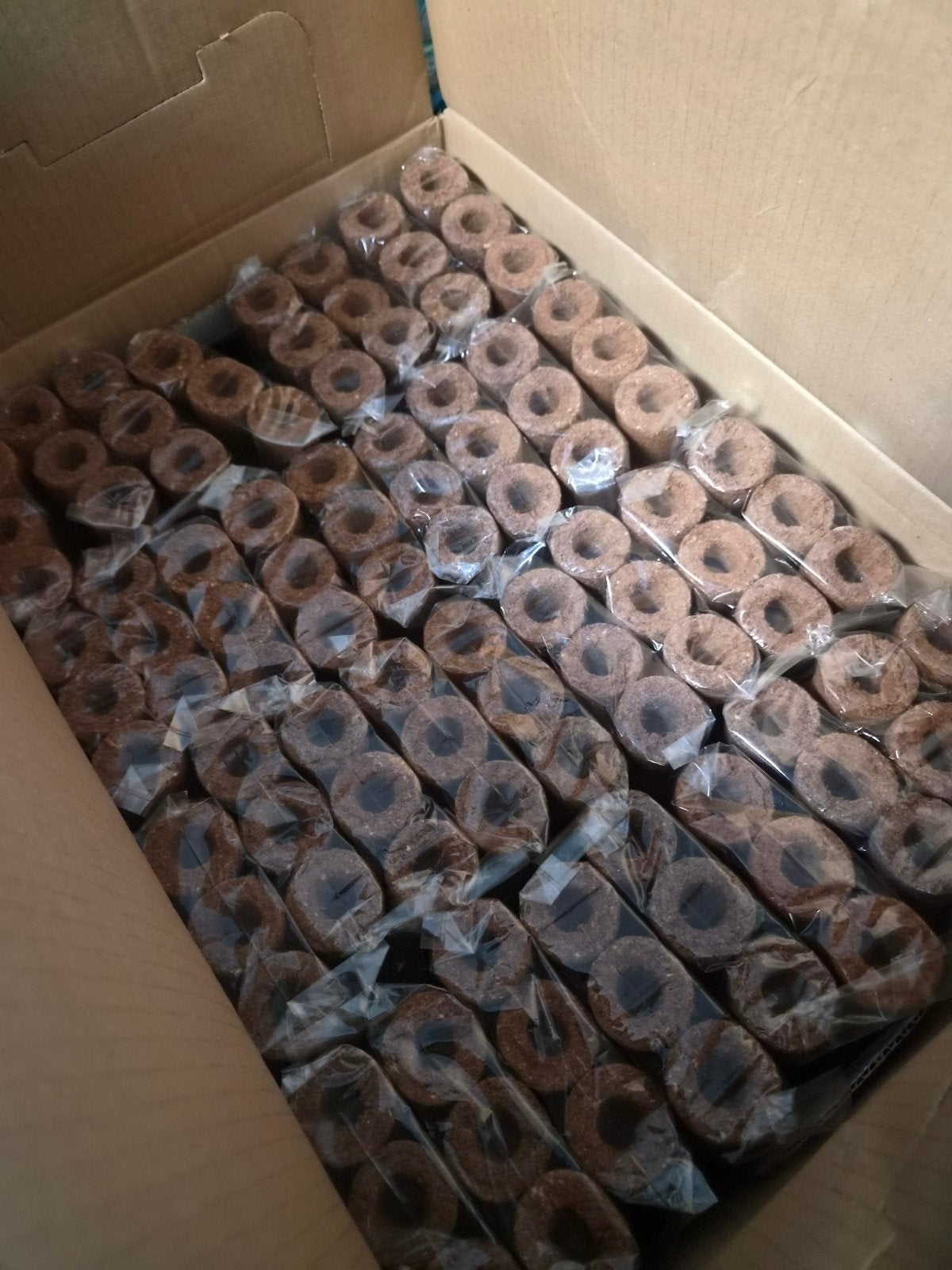 grote doos met turf potjes, Ophalen of Verzenden, Nieuw