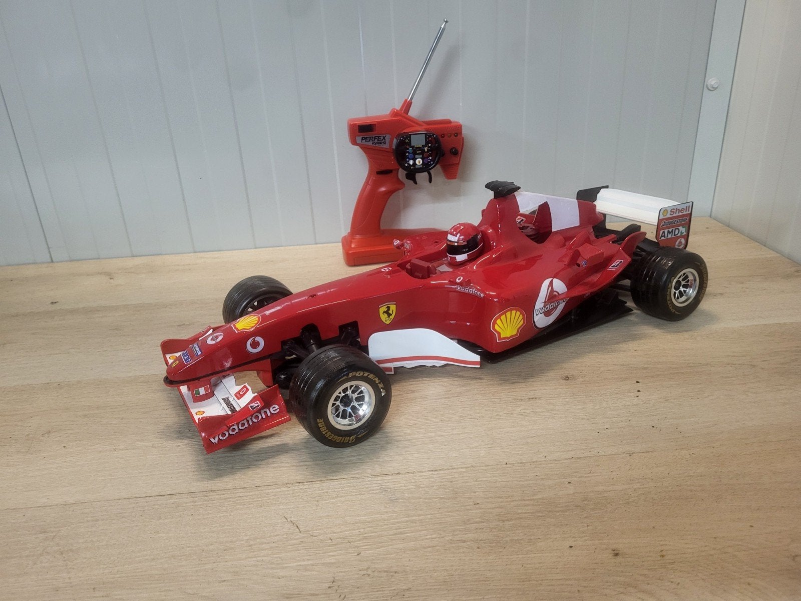 DeAgostini Kyosho F2004 F1 1/8 Nitro RC-auto, Hobby en Vrije tijd, Modelbouw | Radiografisch | Auto's, Ophalen of Verzenden, Overige schalen