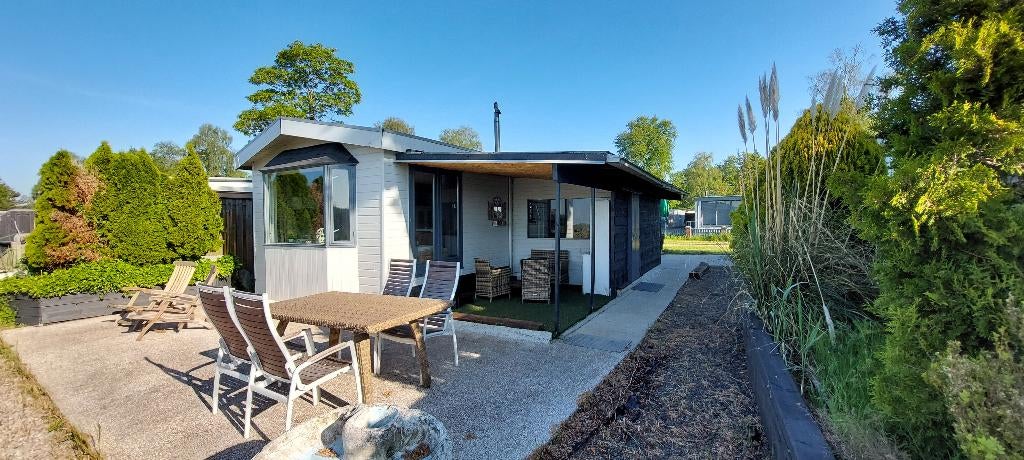 Chalet/vakantiewoning aan het water de IJssel in Olst.
