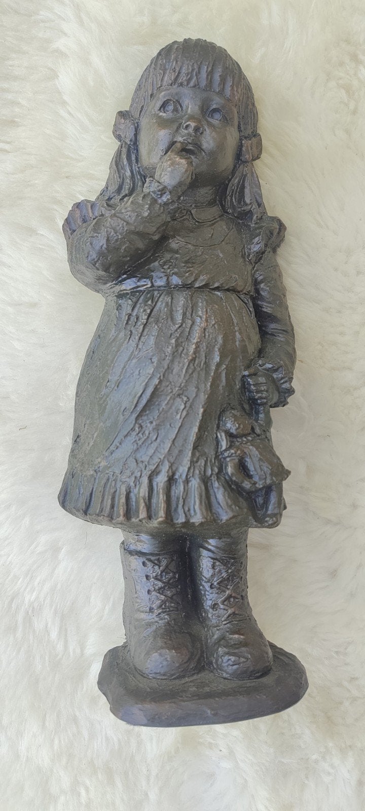 Beeld 38cm van meisje met pop, Geert Kunen, brons art deco, Ophalen of Verzenden, Brons, Beeld, Bruin