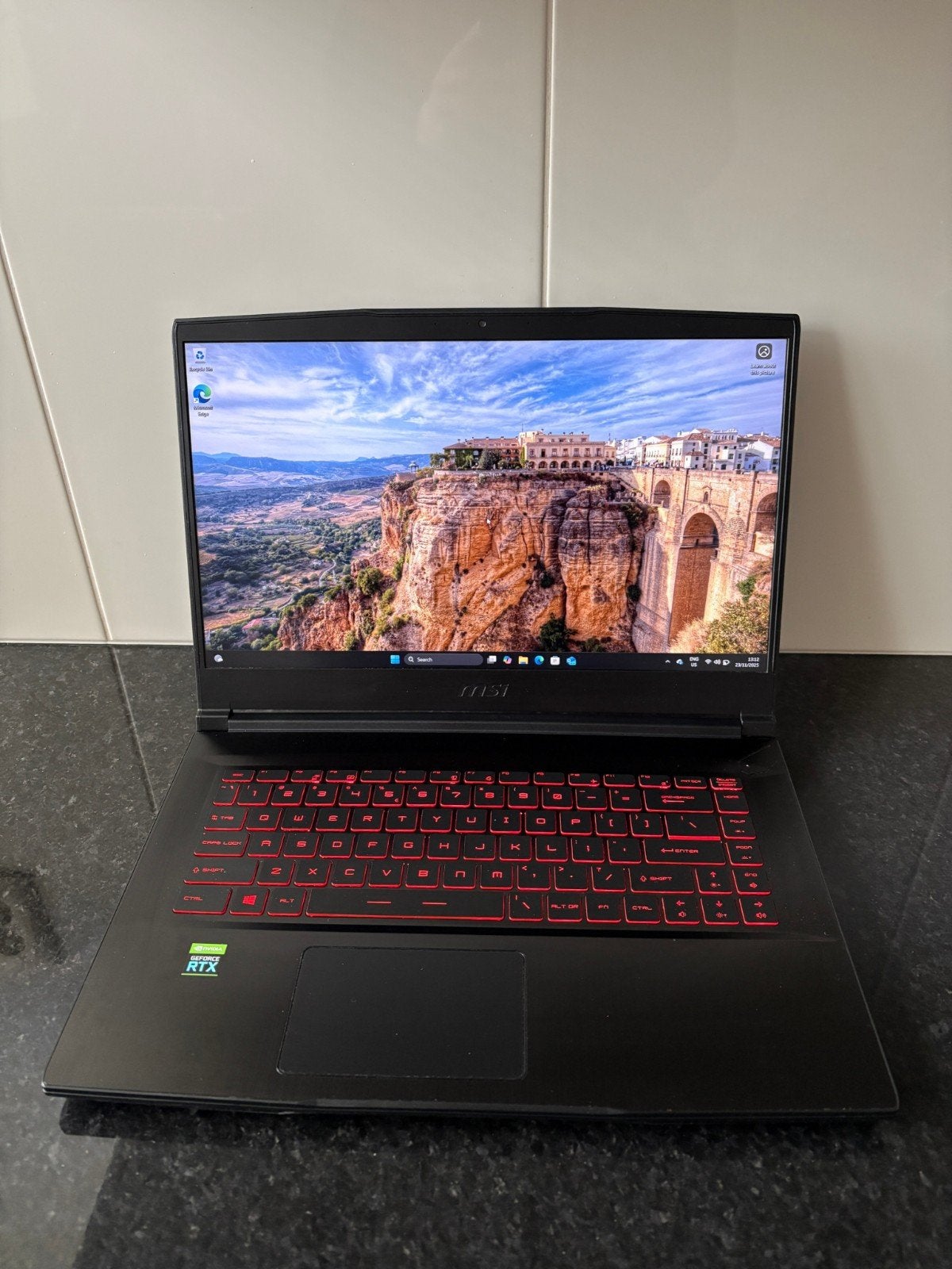 MSI GF63 Thin 10UC Gaming Laptop - i5-10500H, RTX 3050