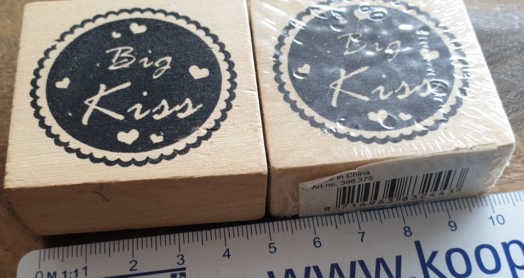 2x stempel hartjes tekst BIG Kiss romantiek, huwelijksfeest!, Ophalen of Verzenden, Nieuw, Clearstamp
