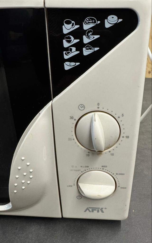 AFK Magnetron 1200W - Ideaal voor studenten, Witgoed en Apparatuur, Magnetrons, Gebruikt, Vrijstaand, Magnetron, Minder dan 45 cm