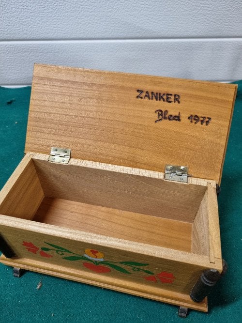 Kistje van hout beschilderd met bloemen 1977, Ophalen of Verzenden, 'T Olde Gre-j, Info@toldegrej.nl, Endepoelstraat 20f Didam