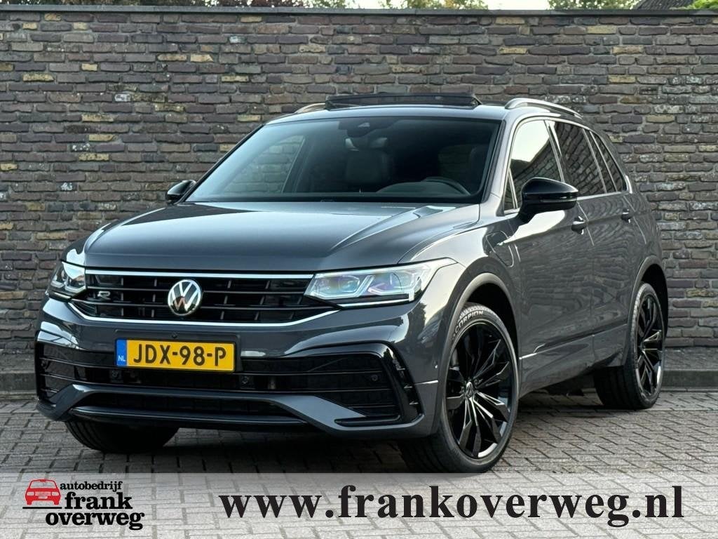 Volkswagen TIGUAN 1.4 TSI eHybrid R-LINE Black Style Panodak, Auto's, Volkswagen, 1800 kg, 245 pk, SUV of Terreinwagen, Te koop