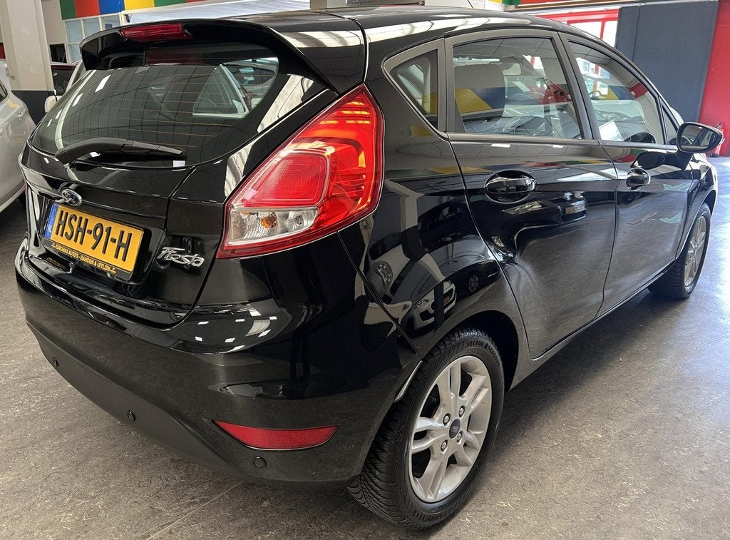 Ford FIESTA 1.0 Style Ultimate - rijklaar - Distr vrv, Voorwielaandrijving, Stof, Gebruikt, 525 kg