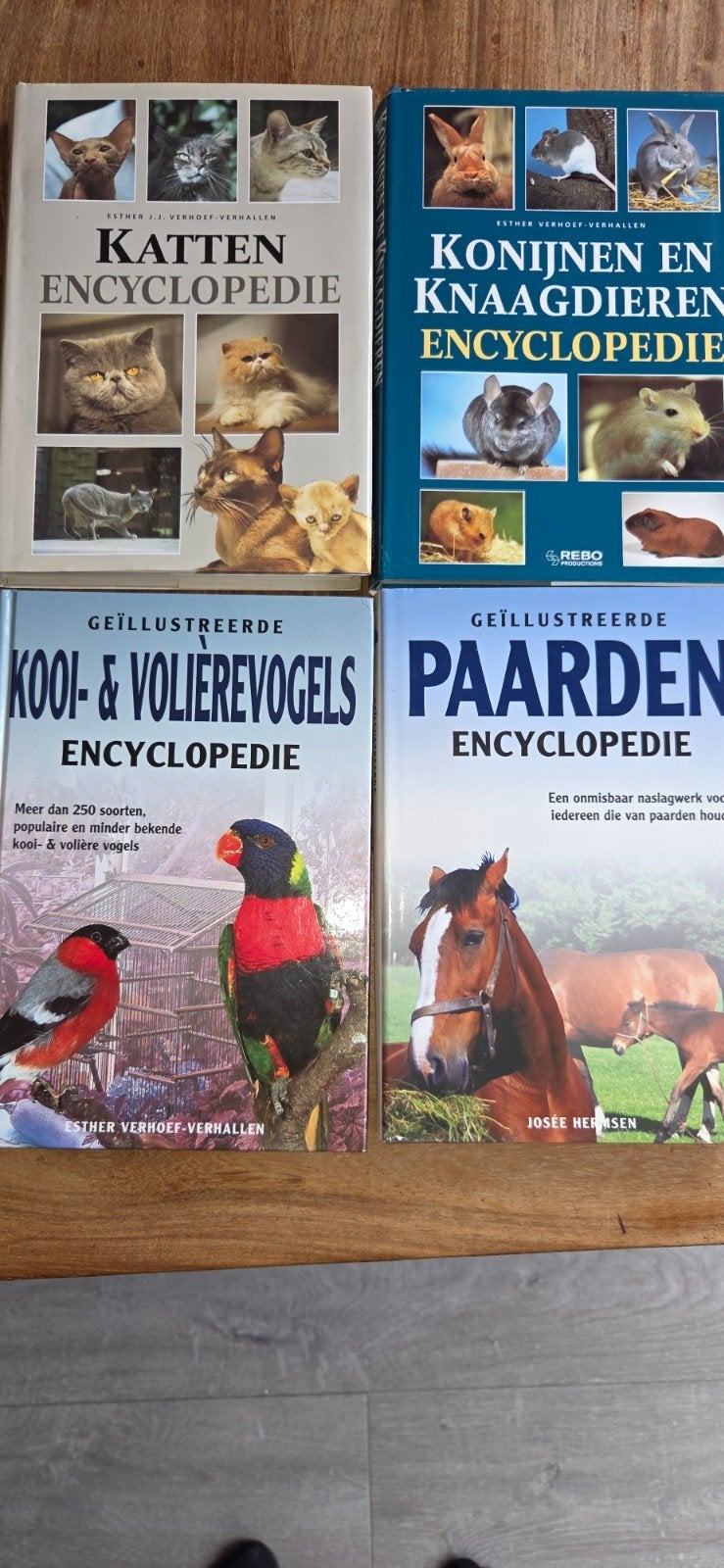 Dieren encyclopedieën: Katten, Konijnen, Vogels, Paarden, Boeken, Ophalen of Verzenden, Gelezen, Esther Verhoef-Verhallen, Josée Hermsen