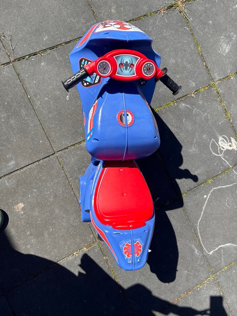 Spidey en zijn Geweldige Vrienden Loopmotor, Ophalen, Gebruikt