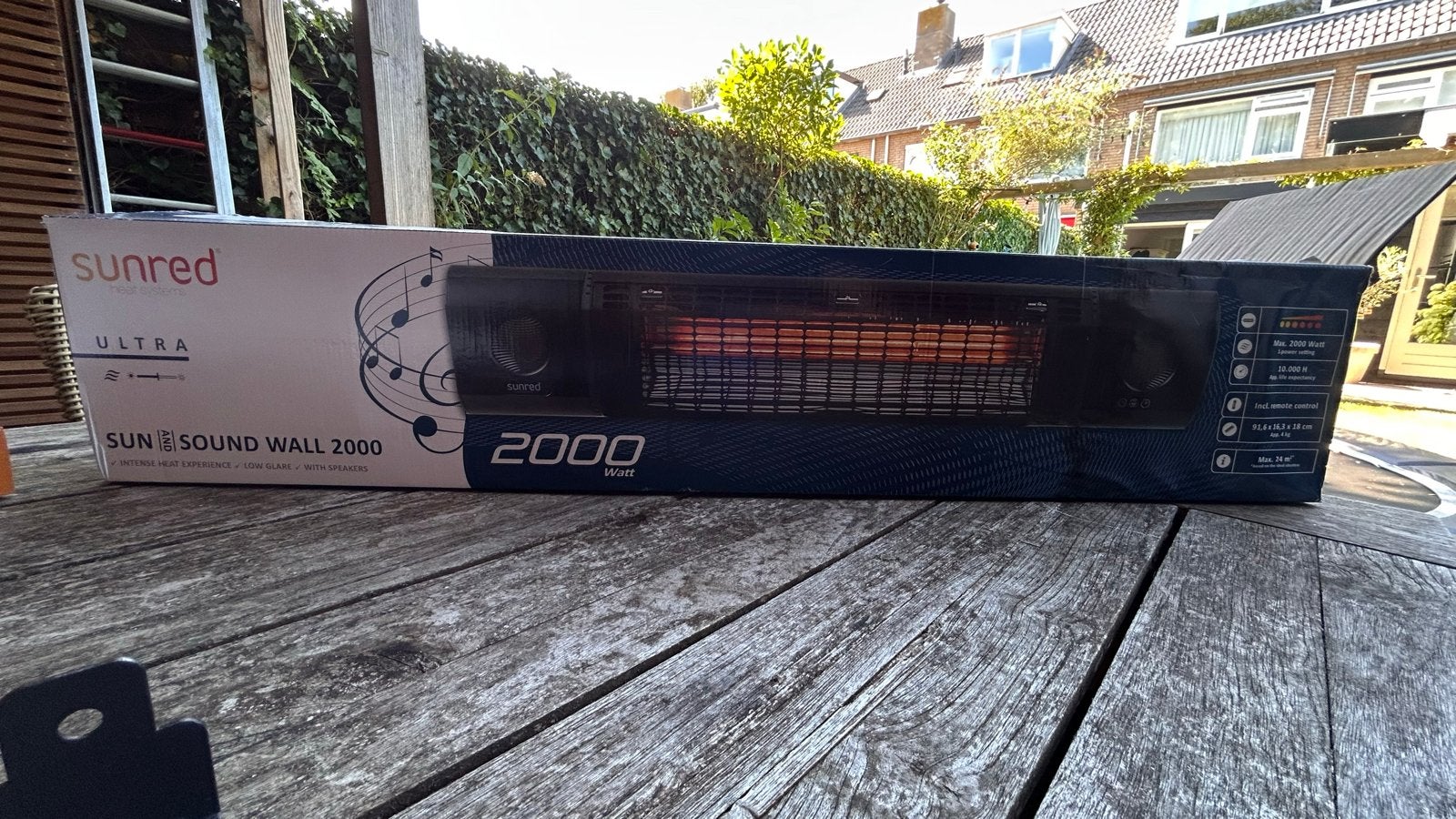 Sunred Ultra Heater met Muziek Functie - 2000W, Ophalen, Zo goed als nieuw, Elektrisch, Wand