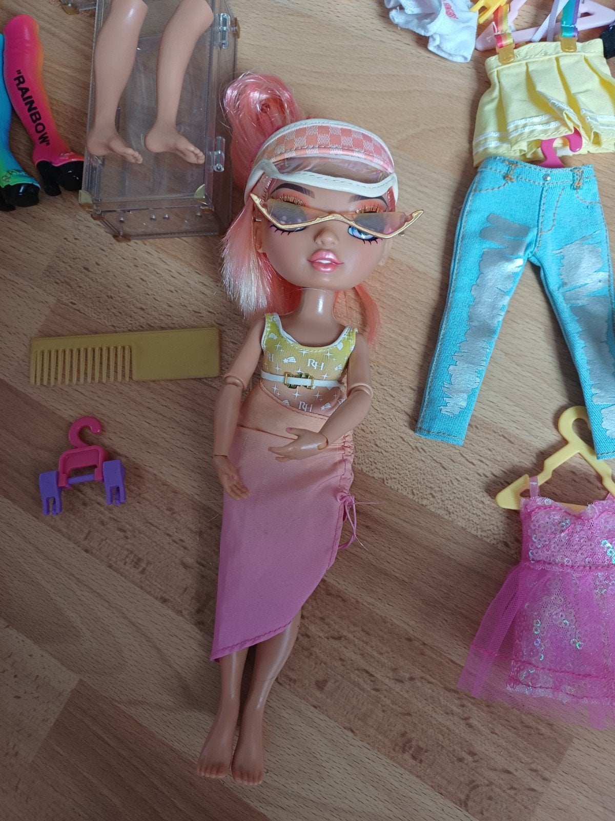 Rainbow High pop met accessoires en extra kleding, Ophalen of Verzenden, Gebruikt, Overige typen