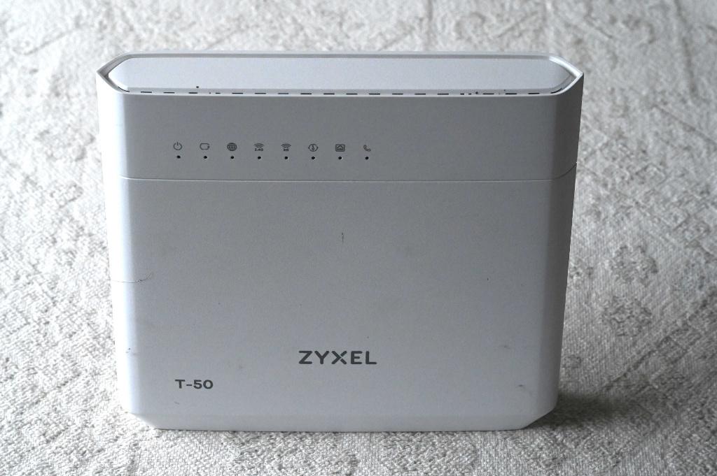 Zyxel T-50 glasvezelmodem, Ophalen of Verzenden, Gebruikt, Router met modem, Zyxel