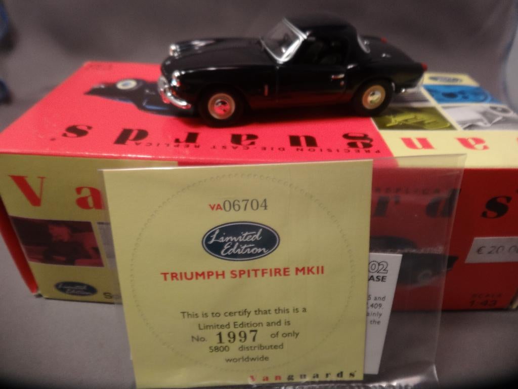 Vanguards Triumph Spitfire MKII 1:43 Royal blue nw. in doos, Hobby en Vrije tijd, Modelauto's | 1:43, Ophalen of Verzenden, Nieuw
