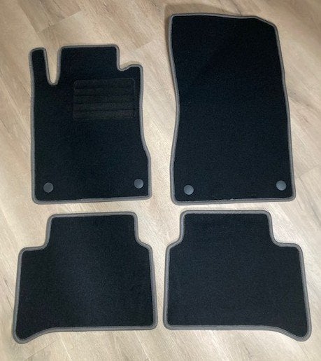 Mattenset voor een Mercedes-Benz E-klasse W211, Info@schoenek.de, Mercedes-Benz, Nieuw, Ophalen of Verzenden