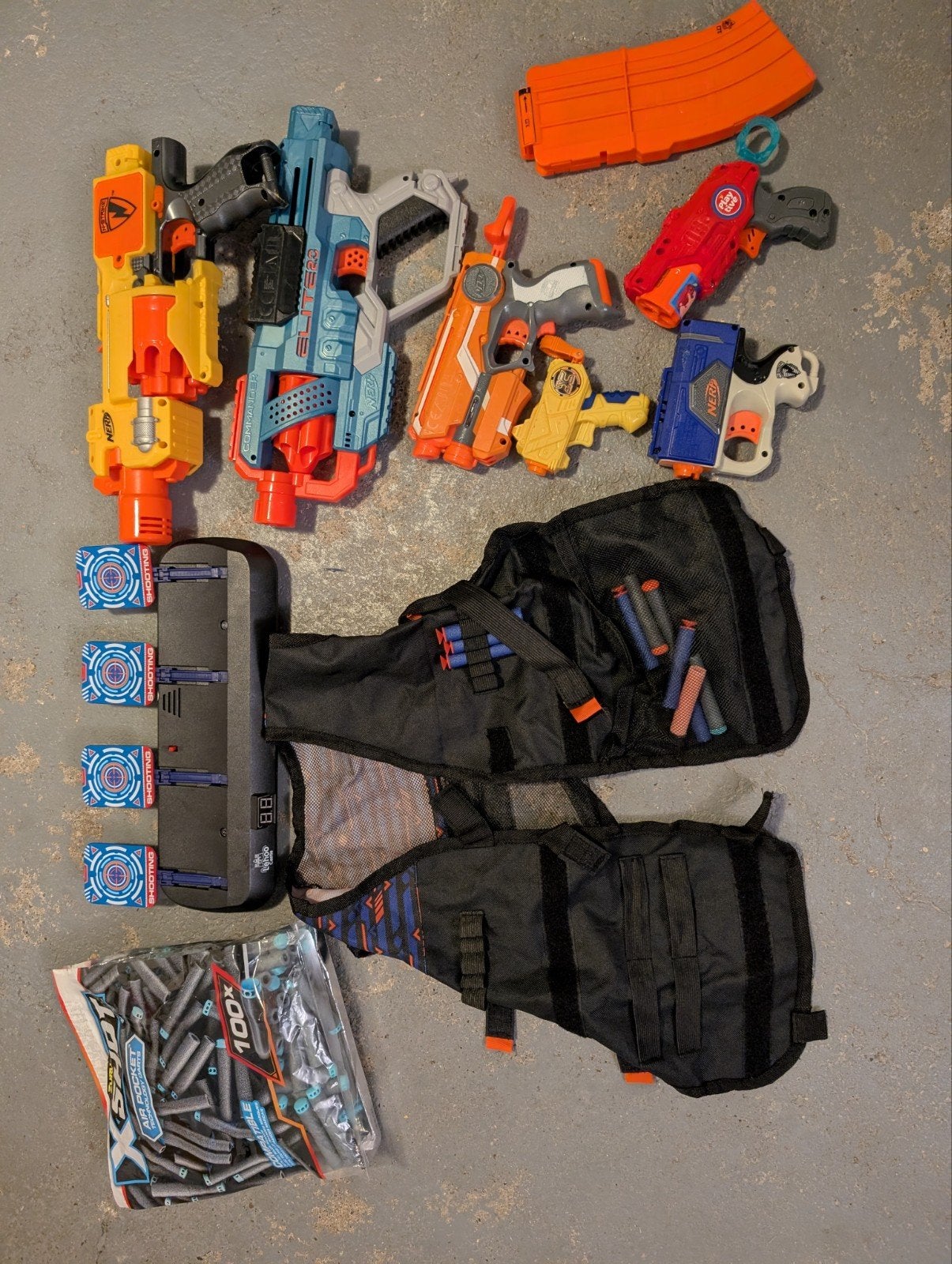 Grote Nerf set met veel pistolen, pijltjes en accessoires, Kinderen en Baby's, Ophalen of Verzenden, Gebruikt, Jongen of Meisje