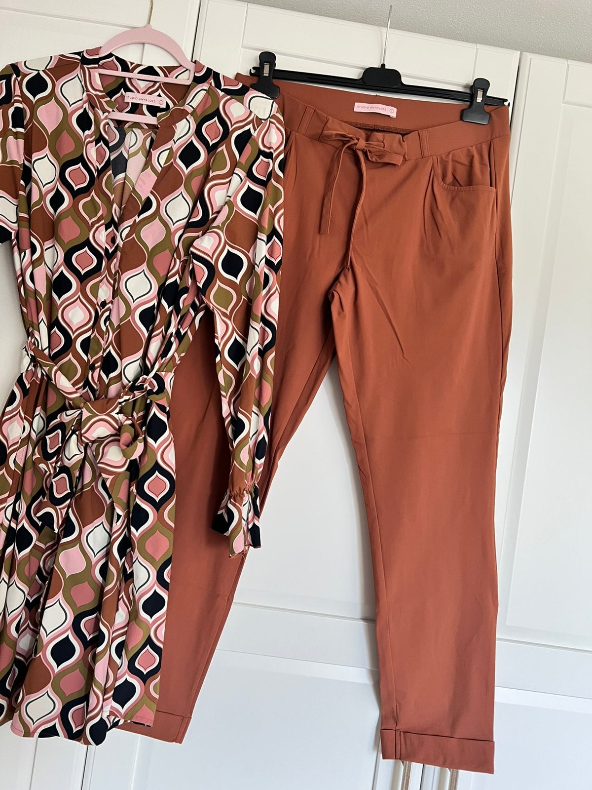 Studio anneloes set L retro tuniek & mila broek cognac, Overige kleuren, Maat 42/44 (L), Ophalen of Verzenden, Zo goed als nieuw