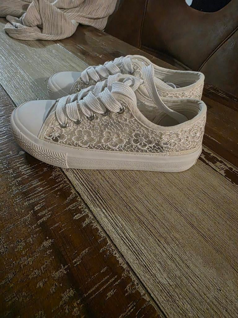 Witte kanten sneakers maat 30, Ophalen, Wit, Miss sixty, Gedragen