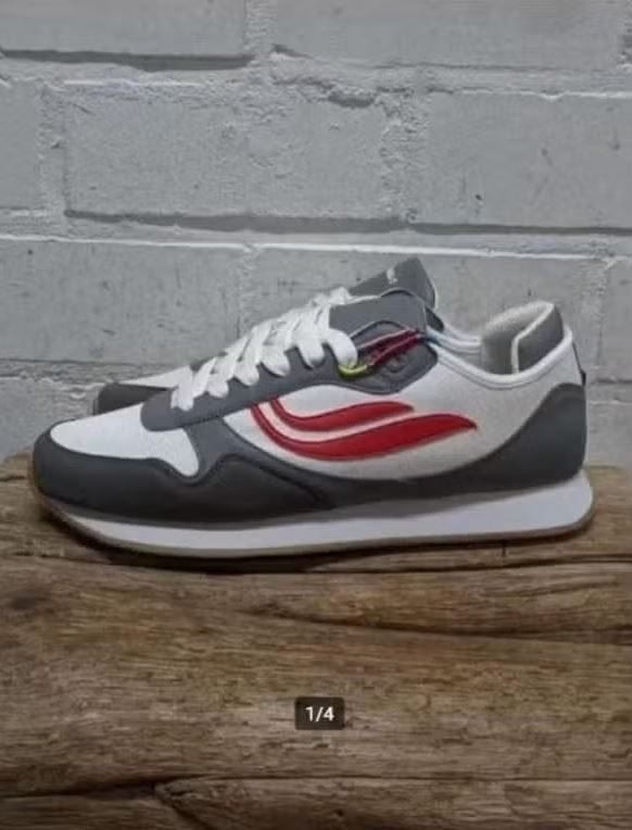 Genesis - Mooie herensneakers maat 44 - Nieuw €140, Nieuw, Ophalen of Verzenden, Sneakers of Gympen, X
