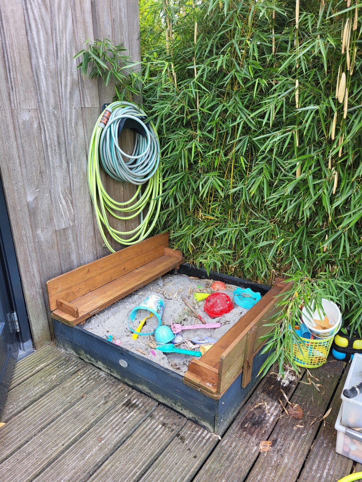 AXI Ella Zandbak 100 x 95 cm met bankjes Antraciet, Kinderen en Baby's, Speelgoed | Buiten | Zandbakken, Ophalen, Gebruikt