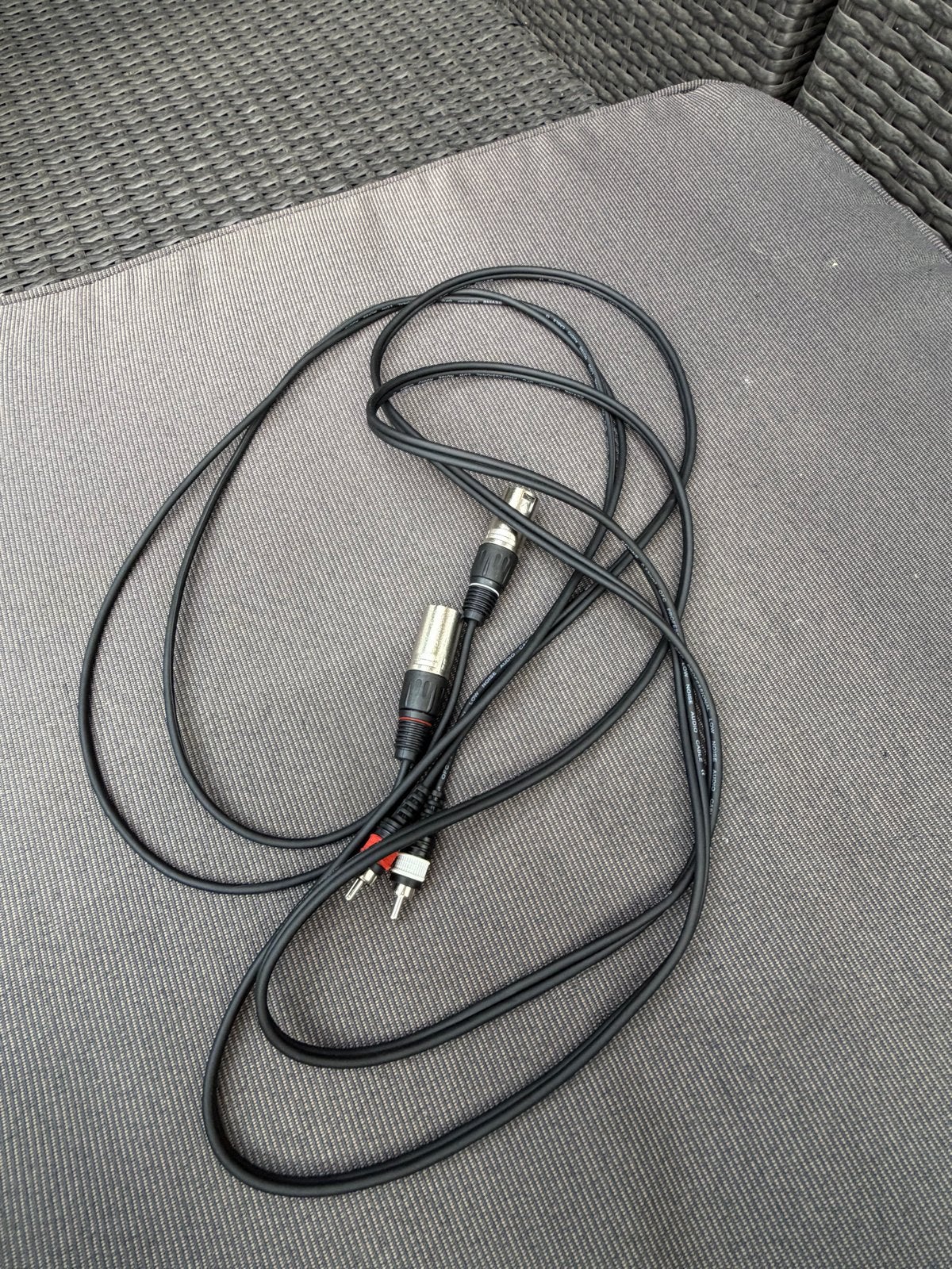 Foto 6 van Complete DJ-set: Pioneer DDJ-FLX4, Adam Audio T7V, Devine