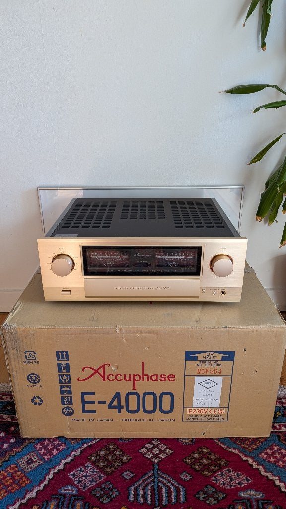 Accuphase E4000, Overige merken, Ophalen of Verzenden, Zo goed als nieuw, 120 watt of meer