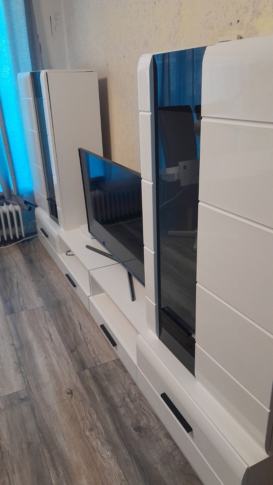 Moderne witte tv-meubelset met opbergruimte, Ophalen, Overige materialen, Gebruikt, Modern, Strak