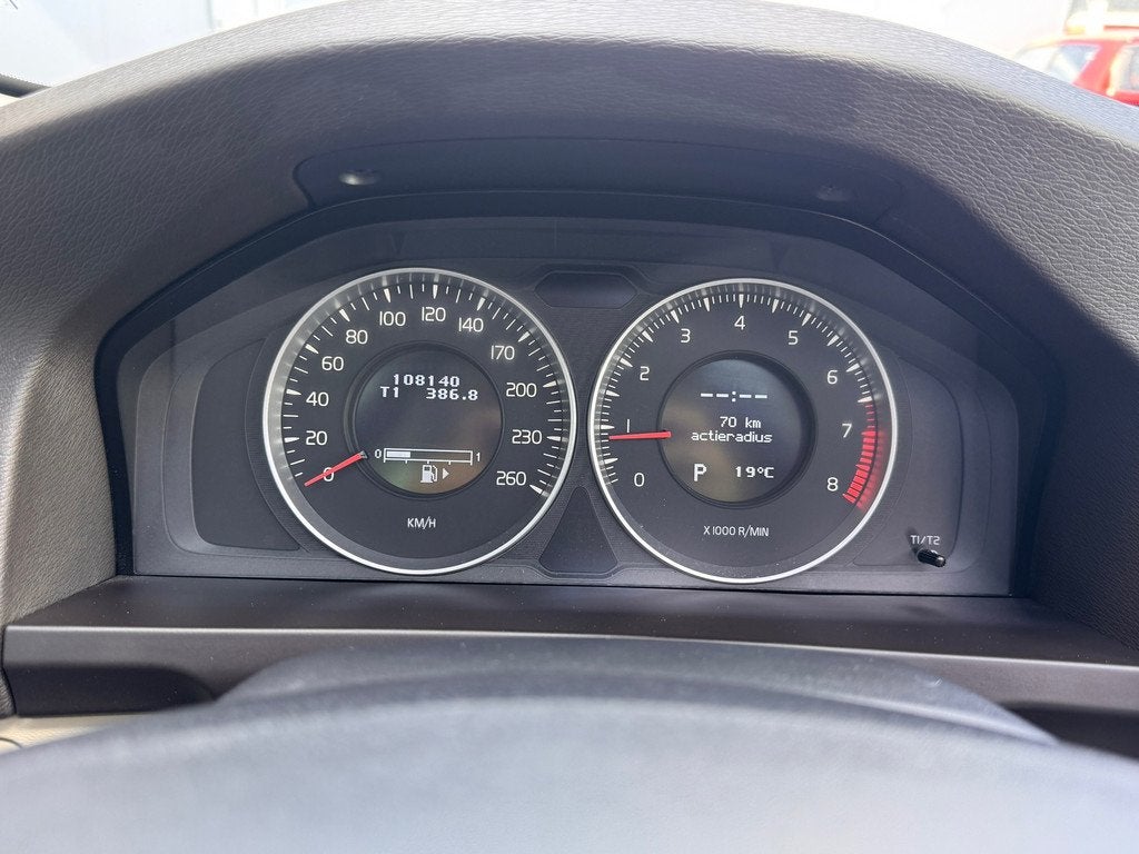 Volvo V60 2.0T Kinetic | Automaat | Schuifdak | Cruise | Nav, Auto's, Volvo, Euro 5, 4 cilinders, Origineel Nederlands, 203 pk