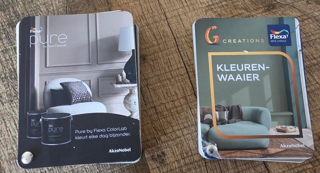 2 Flexa kleurwaaiers (pure en creations) en aantal testers, Ophalen of Verzenden, Wit