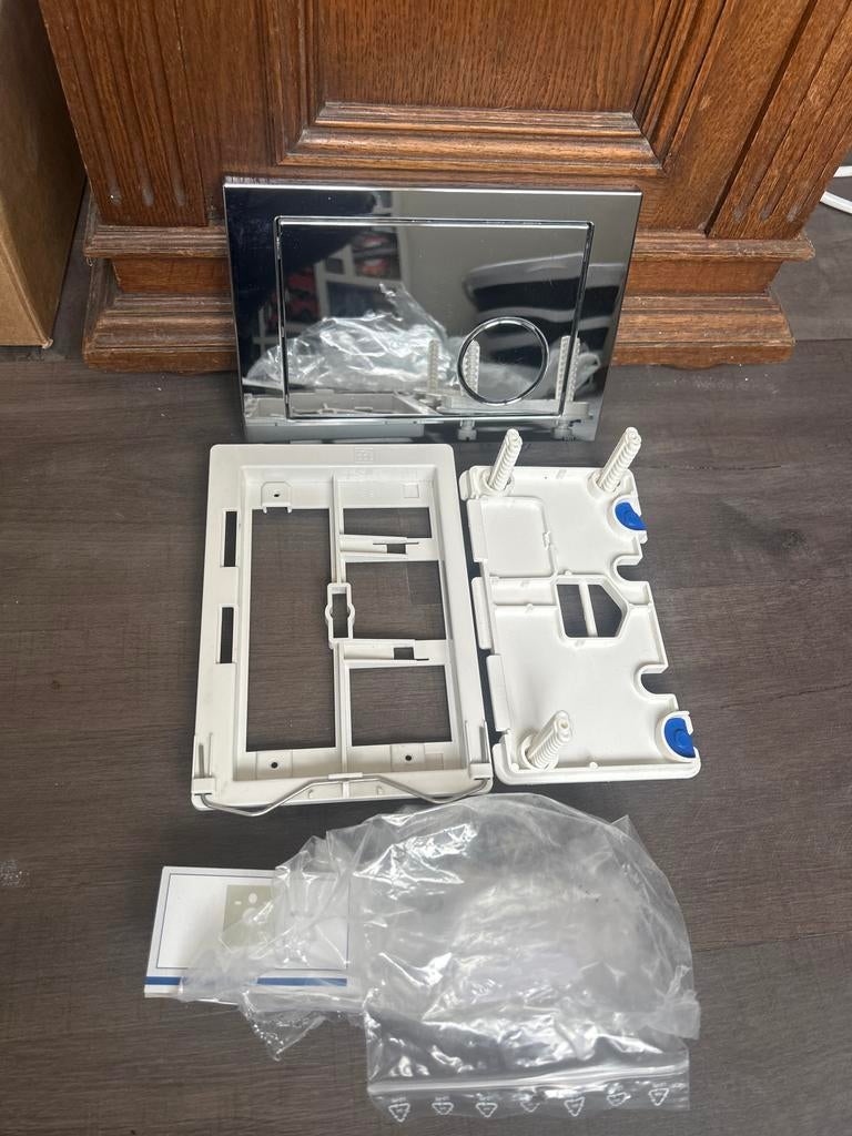 Cersanit inbouwreservoir bedieningspaneel, Ophalen of Verzenden, Zo goed als nieuw, Chroom, Toilet