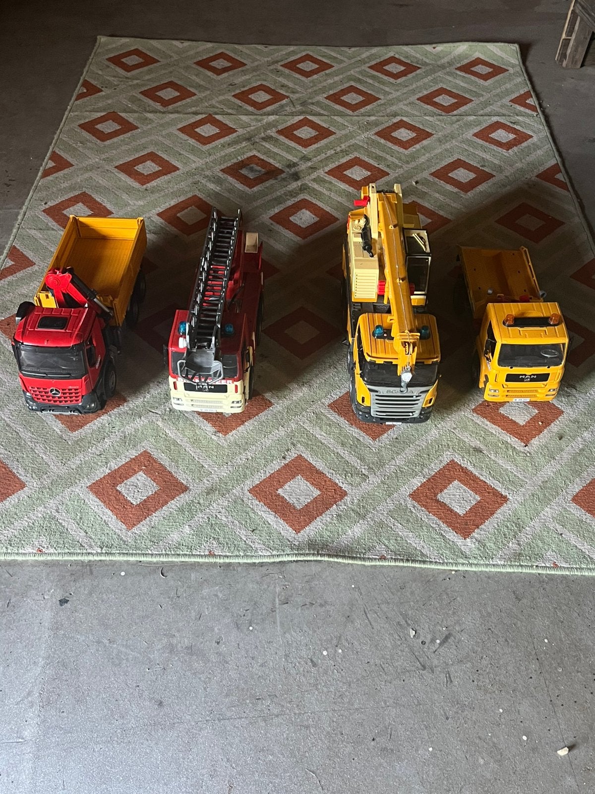 Bruder speelgoed auto’s, Ophalen, Zo goed als nieuw, Afstandsbediening