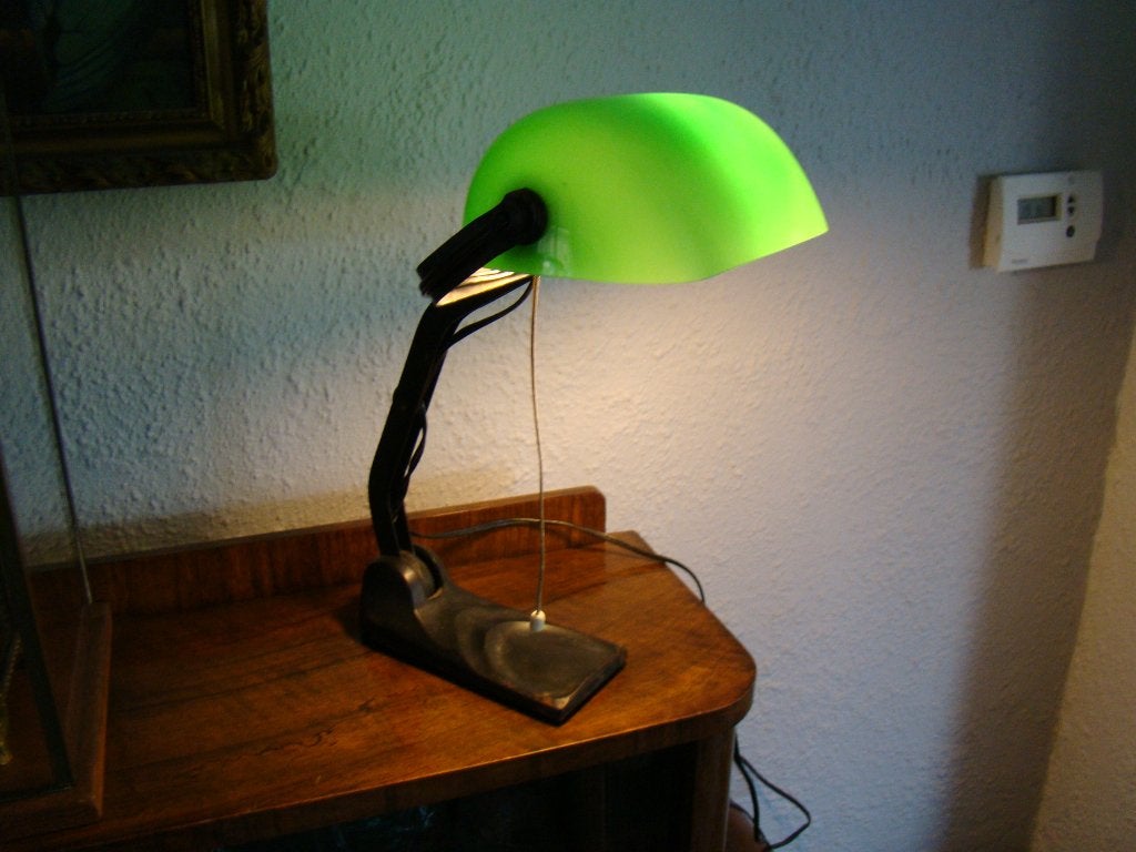 Metalen antieke notarislamp groene glazen kap, Huis en Inrichting, Lampen | Tafellampen, Ophalen, Bureaulamp, Gebruikt, Met schakelaar