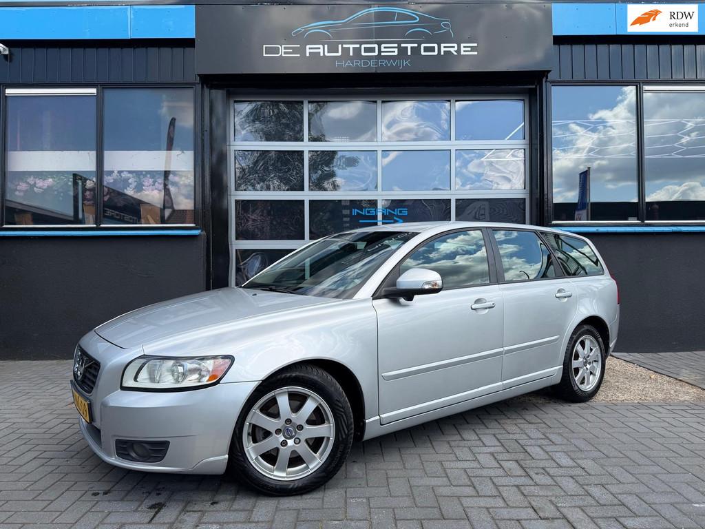 Volvo V50 1.6 D2 Momentum Airco Pdc Trekhaak Bliz Bluetooth, Auto's, Volvo, Voorwielaandrijving, Euro 5, Stof, Zwart