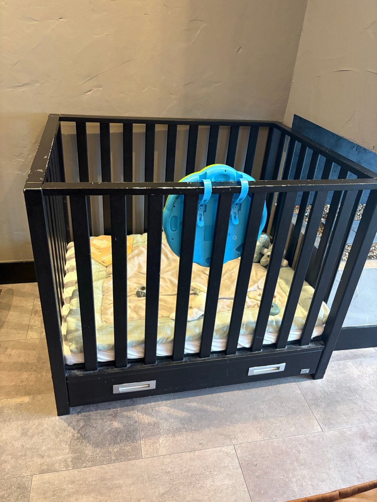 Zwart geverfde TWF box met lades, Kinderen en Baby's, Ophalen, Gebruikt, Vierkant, In hoogte verstelbaar