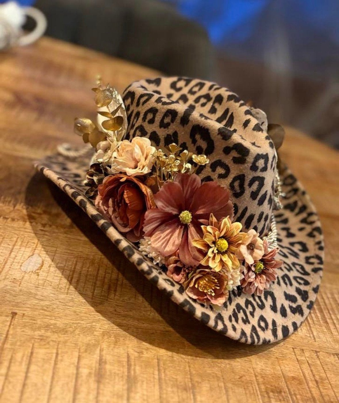 Panterhoed met bloemen en strass Bloemfetti, Kleding | Dames, Ophalen of Verzenden, Nieuw, Carnaval