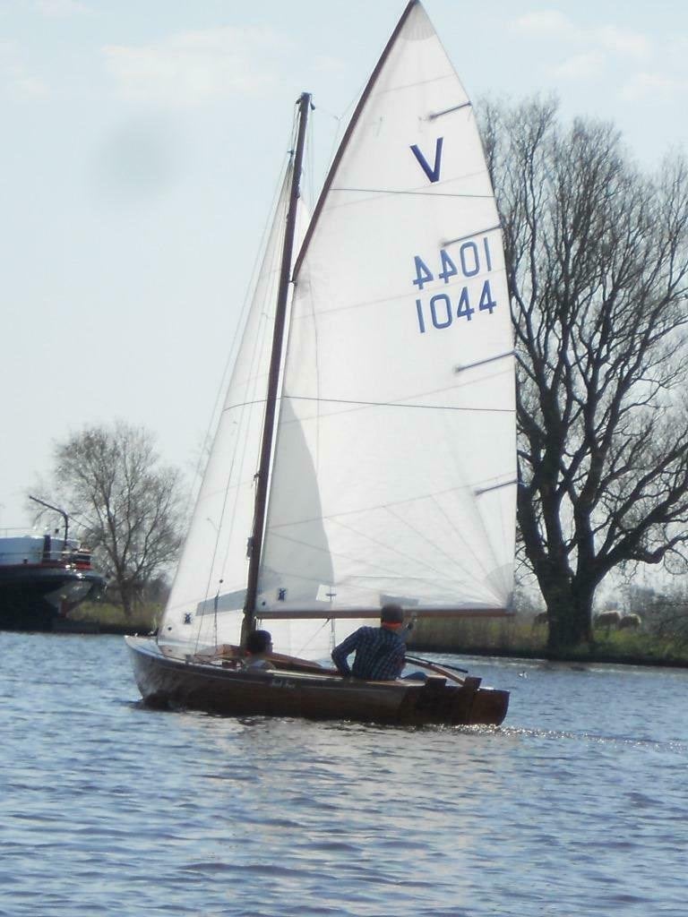 Vrijheid V1044, gangenbouw wedstrijdklaar, overcompleet, Watersport en Boten, Ophalen, Fok, Zo goed als nieuw, 74 cm