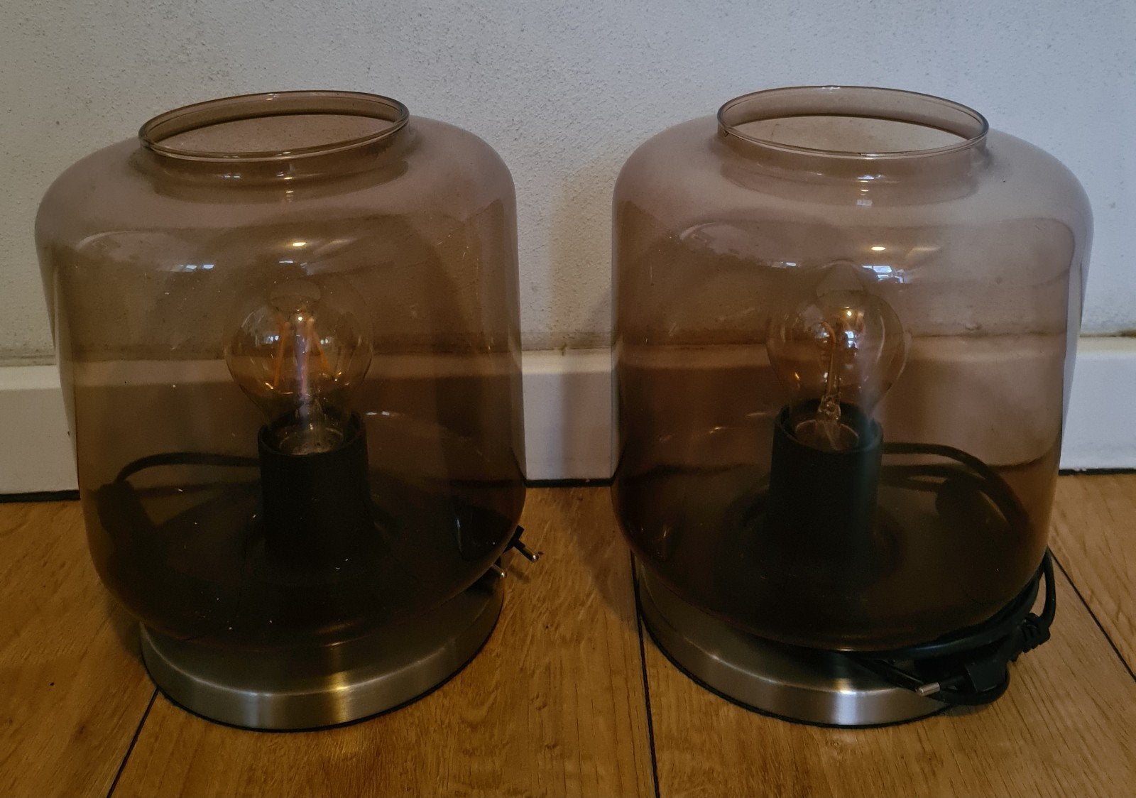 Set van 2 moderne tafellampen., Gebruikt, Sfeerlamp, Glas, Met stekker
