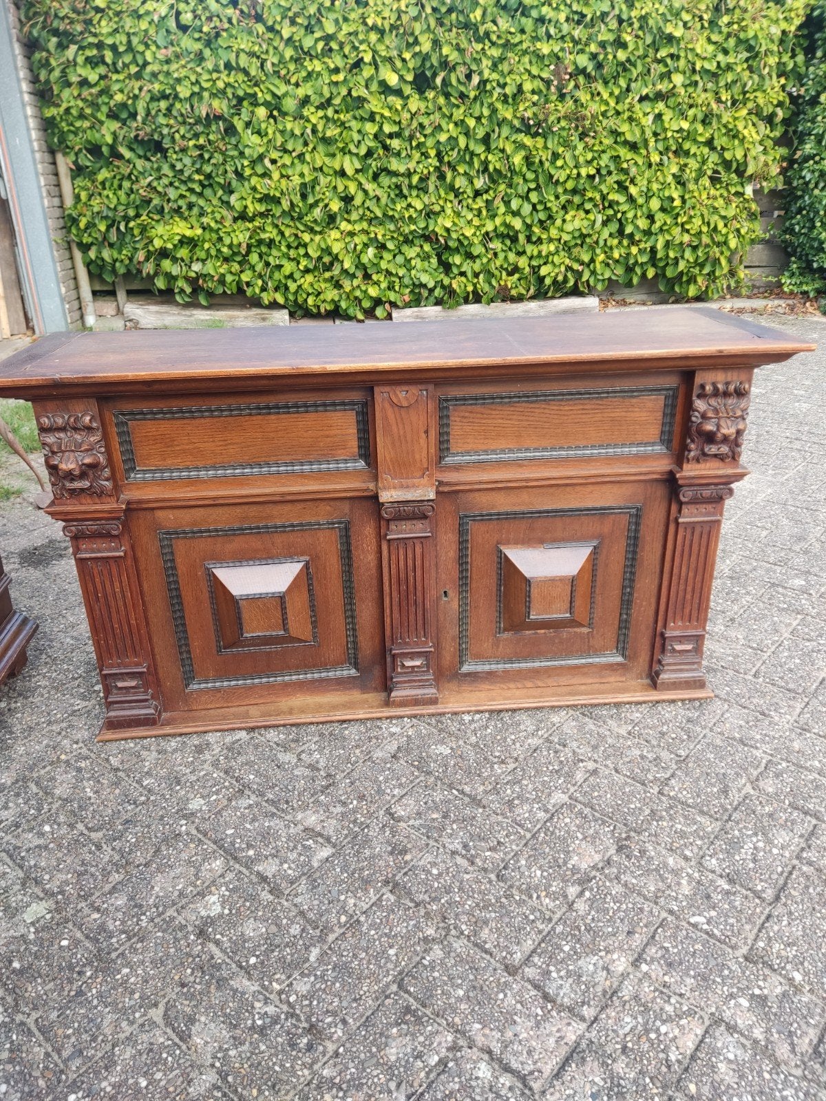 Antiek Eiken Dressoir met Leeuwenkoppen, Antiek en Kunst, Ophalen