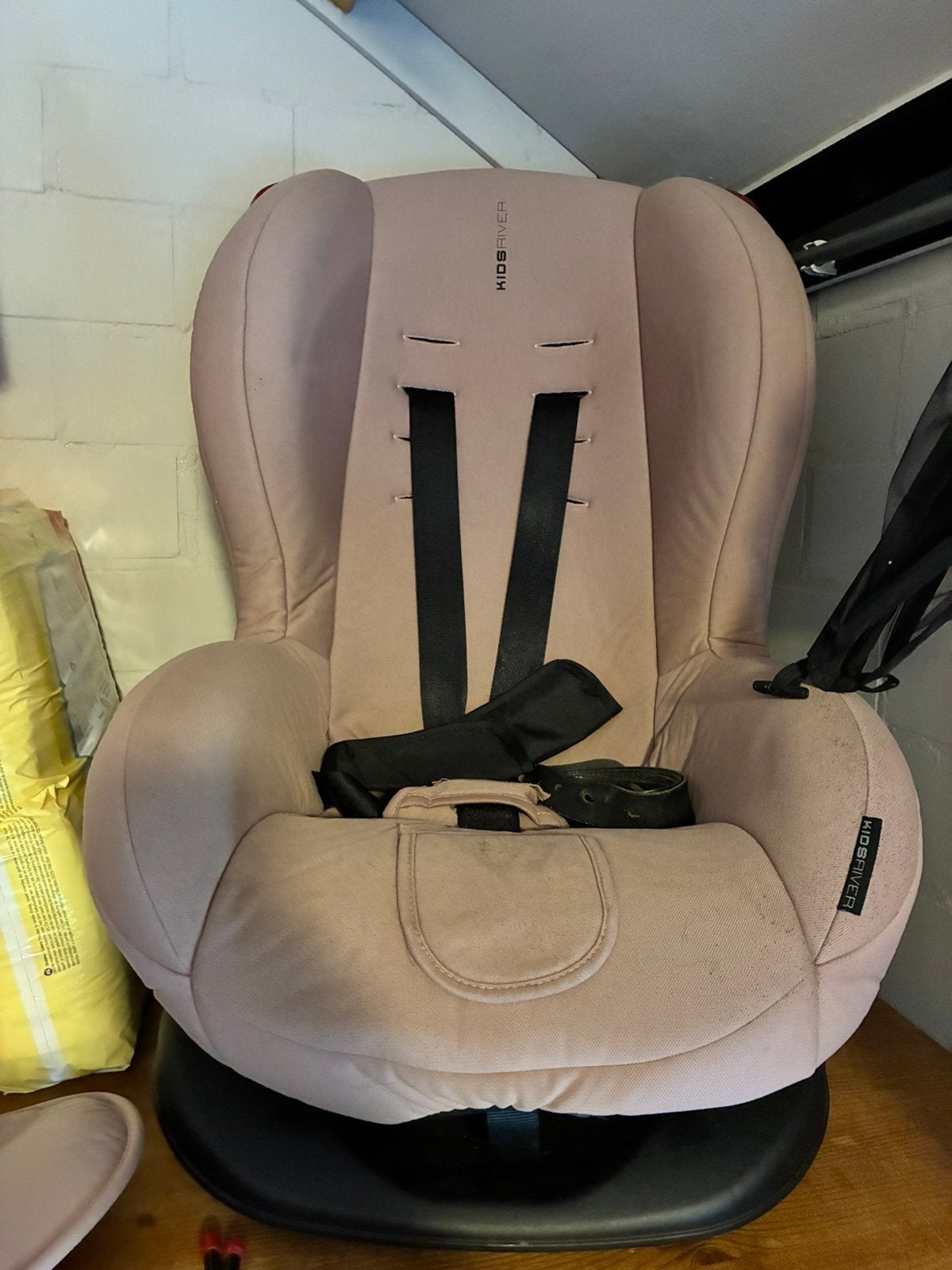 Roxe auto stoel bevestigen met gordel, Kinderen en Baby's, Autostoeltjes, Ophalen, Zo goed als nieuw, Overige merken, Autogordel