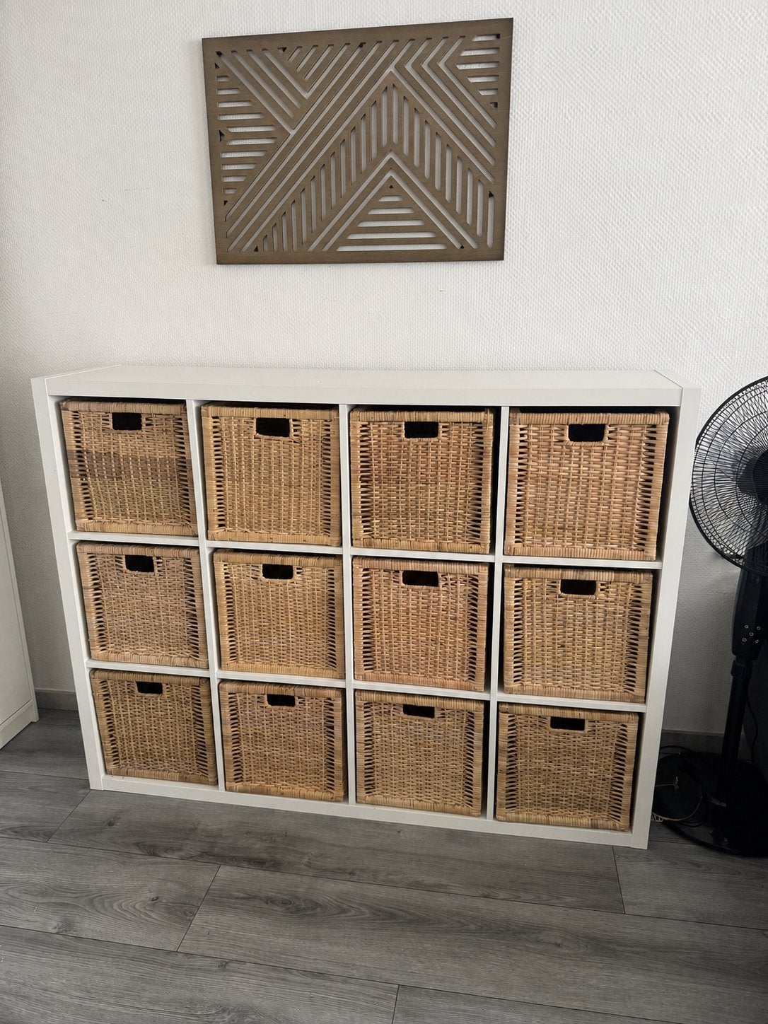 Kallax Ikea kast met 12 Branas manden, Ophalen, Met plank(en), 100 tot 150 cm, Zo goed als nieuw