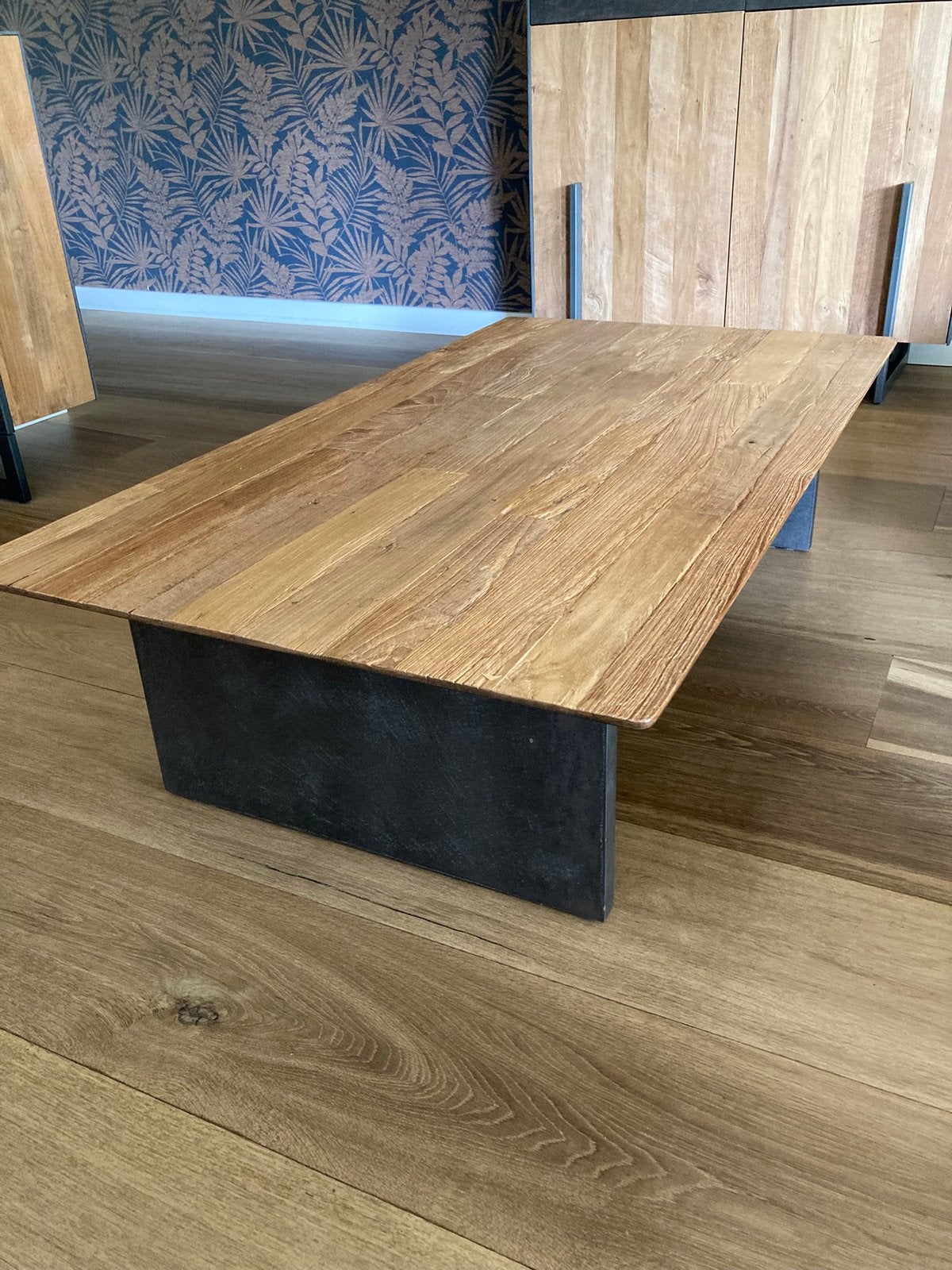Salontafel Tower living Ora, 100 tot 150 cm, 50 tot 100 cm, Zo goed als nieuw, Moderne tafel met afgeronde hoeken.