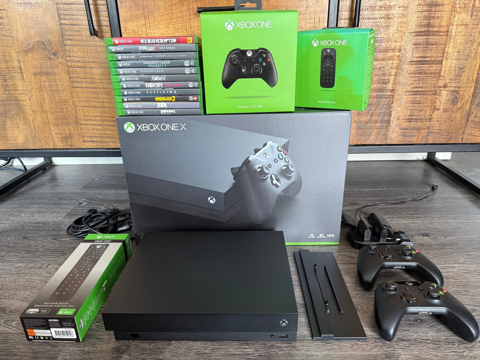 Xbox One X 1TB spelcomputer, Spelcomputers en Games, Spelcomputers | Xbox One, Zo goed als nieuw, Xbox One X, 1 TB, Met 2 controllers