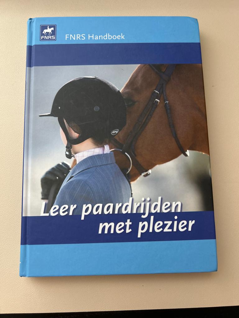 FNRS Handboek: Leer paardrijden met plezier, Boeken, Ophalen of Verzenden, Gelezen, Overige sporten