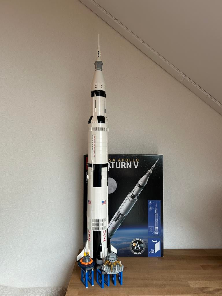 LEGO 92176 NASA Apollo Saturn V € 125,00, Ophalen, Lego, Ideas, Zo goed als nieuw
