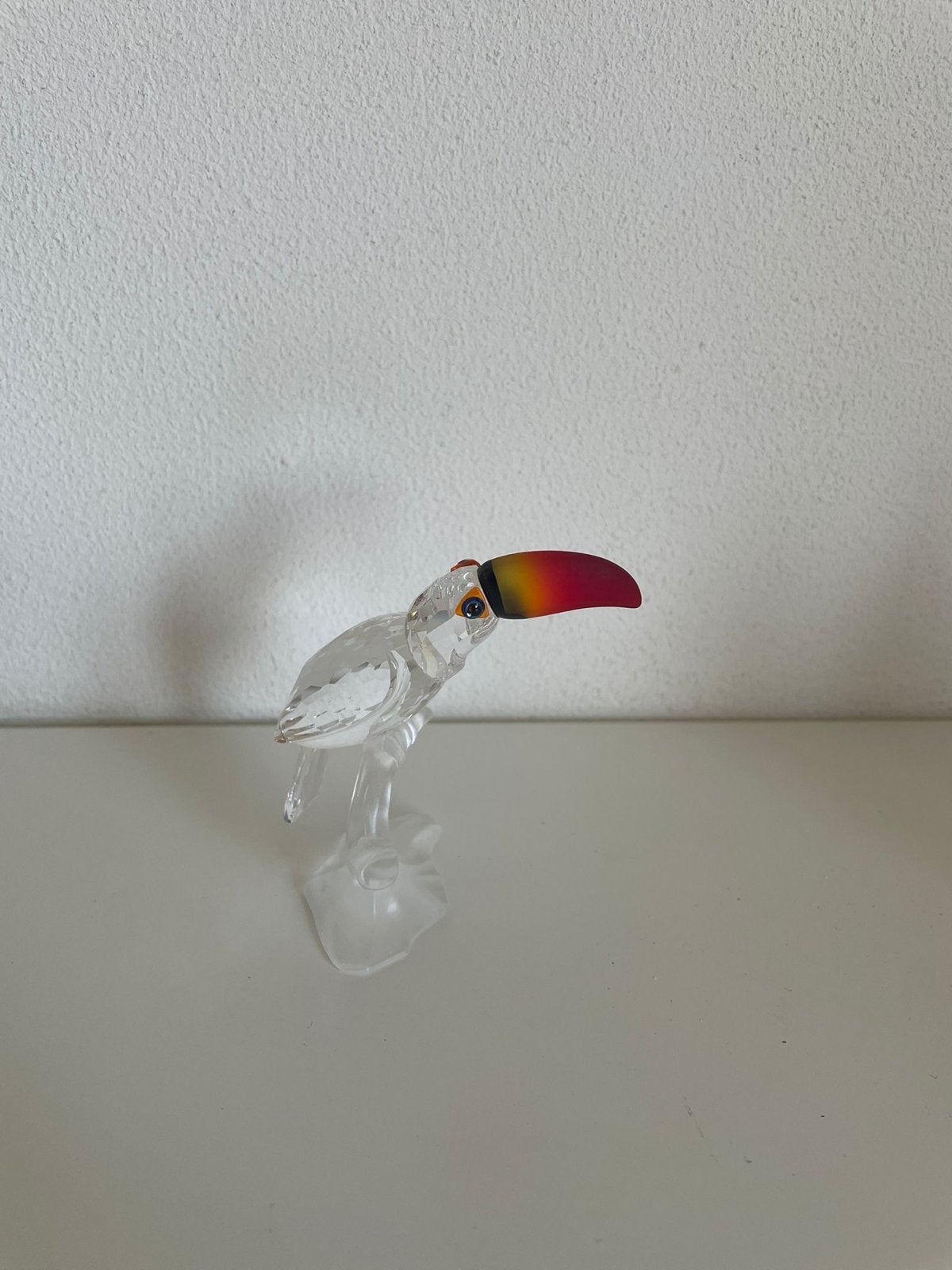 Swarovski Toekan Kristal Figuur - Prachtige Decoratie, Verzamelen, Swarovski, Ophalen of Verzenden, Zo goed als nieuw, Figuurtje