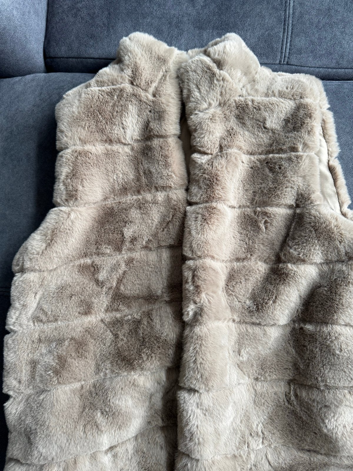 Nieuw Mooie beige faux fur bodywarmer, Kleding | Dames, Bodywarmers, Ophalen of Verzenden, Zo goed als nieuw, Maat 38/40 (M), Beige