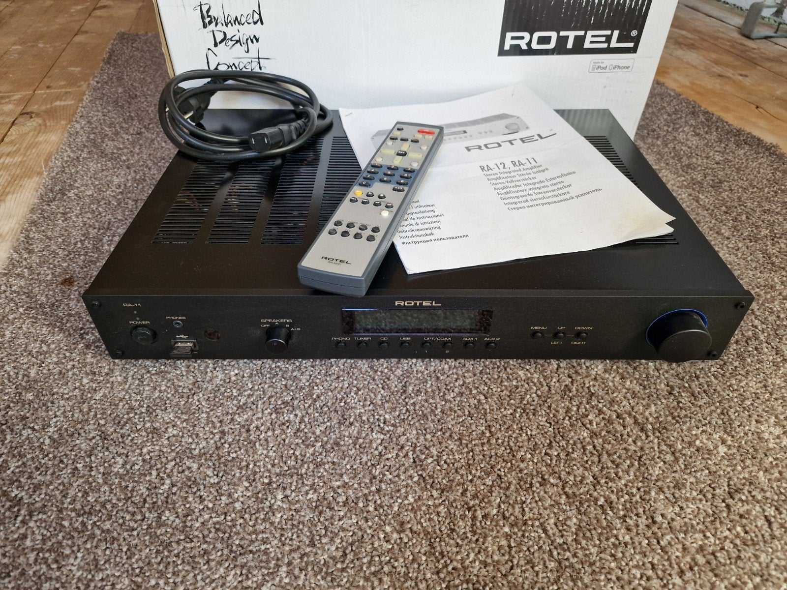 Rotel RA-11 Versterker met Afstandsbediening en Handleiding, Overige merken, Ophalen of Verzenden, Zo goed als nieuw, 60 tot 120 watt
