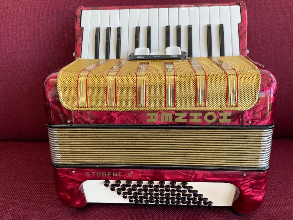 Mooie kleine duitse Hohner Student V accordeon .48 bas ., Muziek en Instrumenten, Accordeons, Met koffer, Hohner, 48-bas, Gebruikt