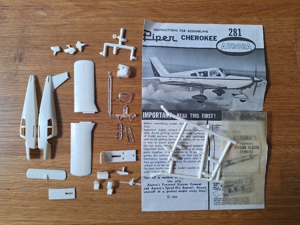 1:72 1/72 Aurora Piper Cherokee, Overige merken, 1:72 tot 1:144, Ophalen of Verzenden, Zo goed als nieuw