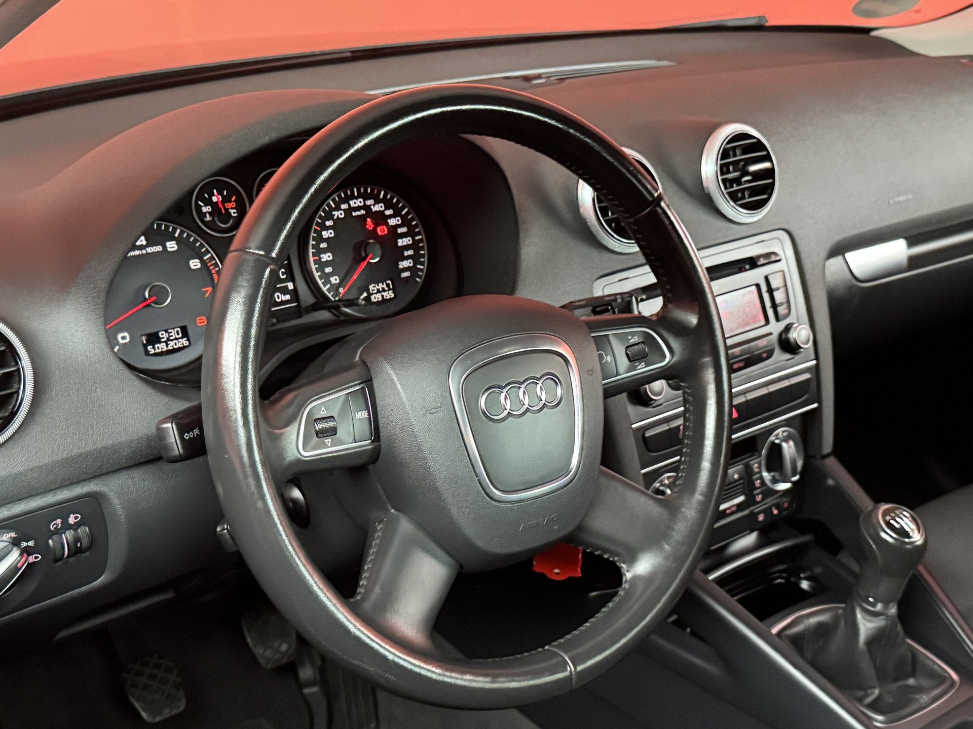 Audi A3 1.6 Attraction | Lees Tekst | Zo Mee | Read Text, Auto's, Voorwielaandrijving, 1160 kg, Gebruikt, Zwart