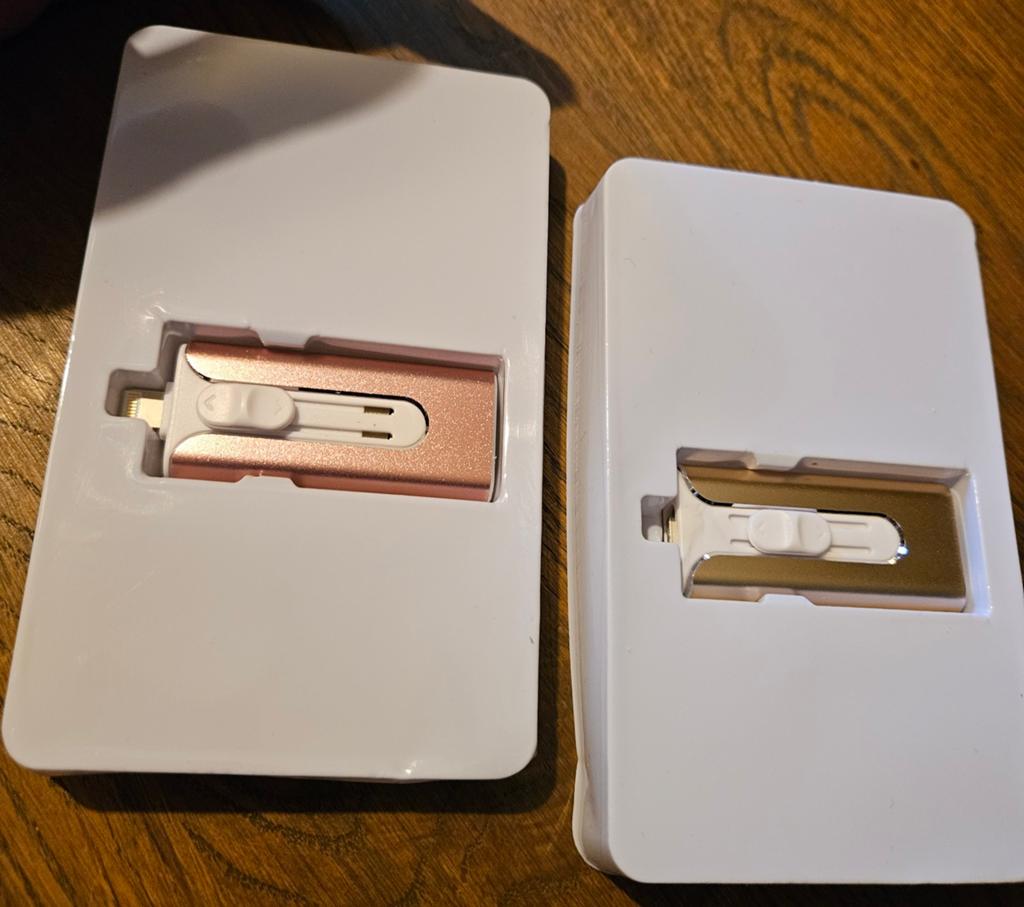 Flash Drive, Computers en Software, USB Sticks, Ophalen of Verzenden, Nieuw