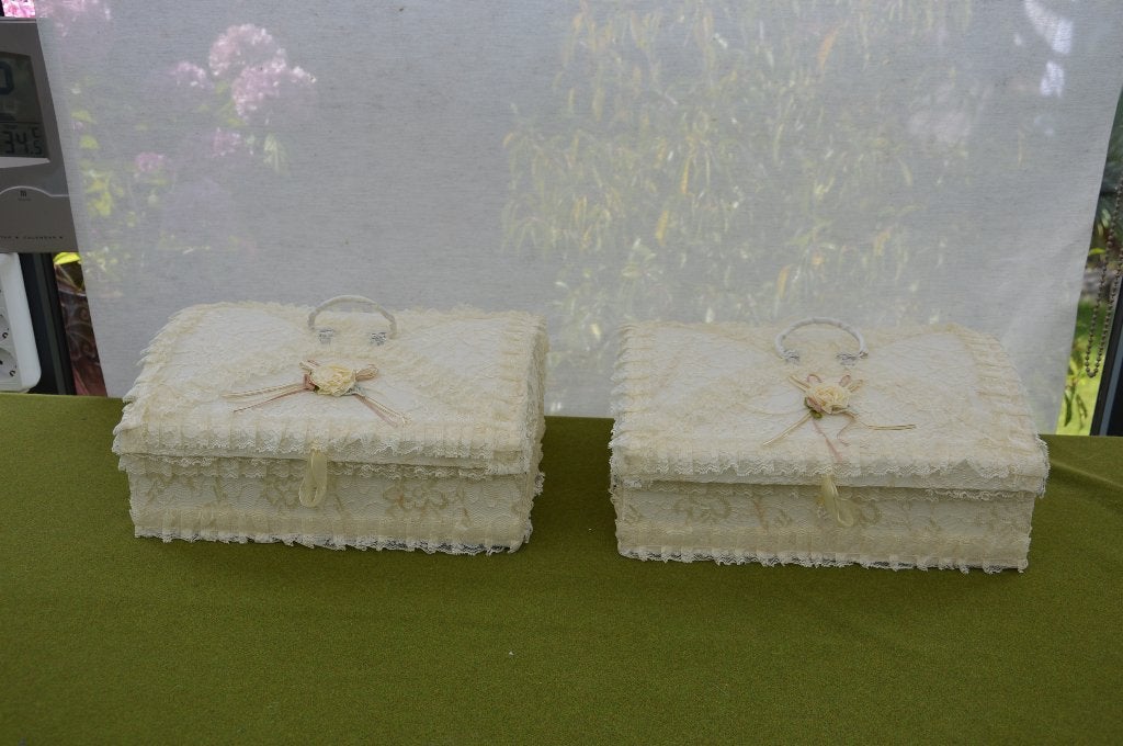 2 herinneringskistjes/ bruidskistje stevig karton met stof, Overige materialen, Minder dan 50 cm, Minder dan 50 cm, Ophalen of Verzenden